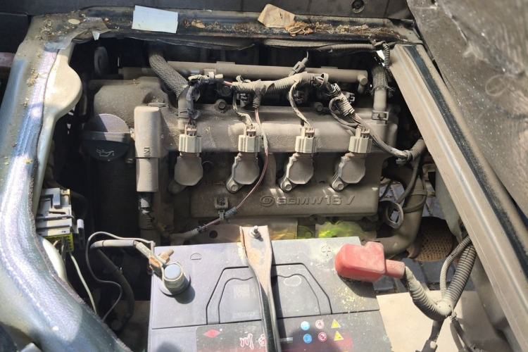 Used Wuling Rongguang 2017 1.5L Extended Basic Version Engine Bay Left