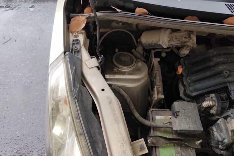 Used Wuling Rongguang  Engine Bay Right