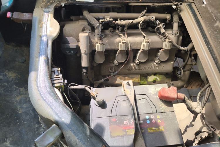 Used Wuling Rongguang 2017 1.5L Extended Basic Version Engine Bay