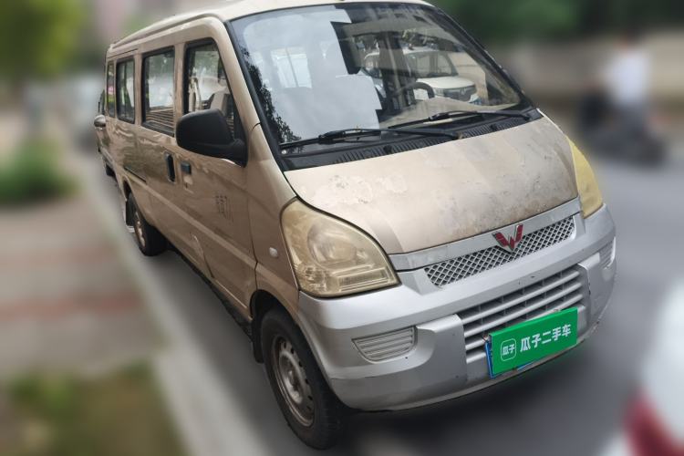 Used Wuling Rongguang 2017 1.5L Extended Basic Version Front Right 45 Deg