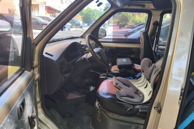 Used Wuling Rongguang 2017 1.5L Extended Basic Version Left Front Seat