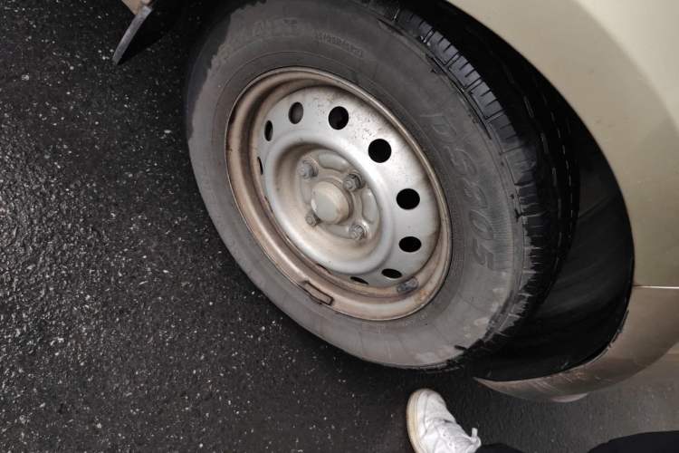 Used Wuling Rongguang  Right Front Wheel Hub