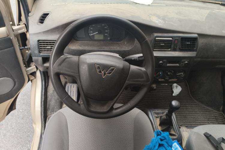 Used Wuling Rongguang 2017 1.5L Extended Basic Version Steering Wheel