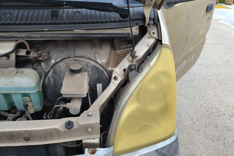 Used Wuling Rongguang 2017 1.5L Extended Basic Version Engine Bay Left