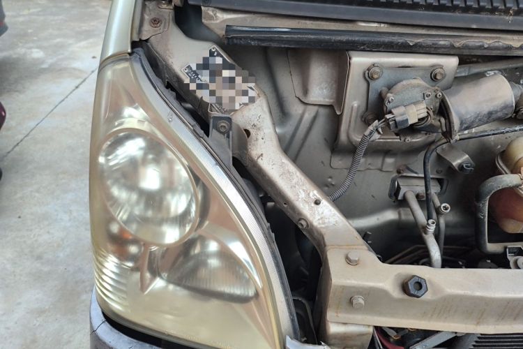 Used Wuling Rongguang 2017 1.5L Extended Basic Version Engine Bay Right