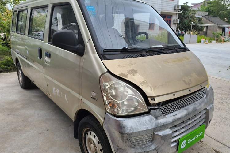 Used Wuling Rongguang 2017 1.5L Extended Basic Version Front Right 45 Deg