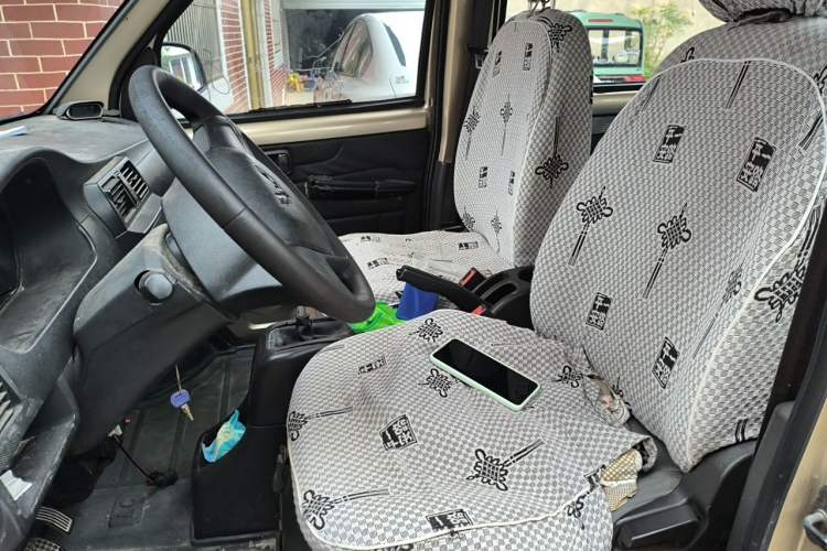 Used Wuling Rongguang 2017 1.5L Extended Basic Version Left Front Seat