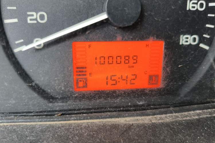 Used Wuling Rongguang 2017 1.5L Extended Basic Version Odometer Close Up
