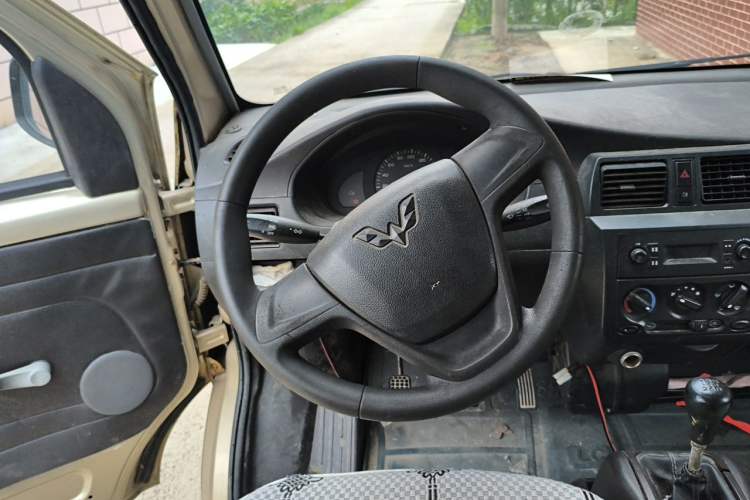 Used Wuling Rongguang 2017 1.5L Extended Basic Version Steering Wheel