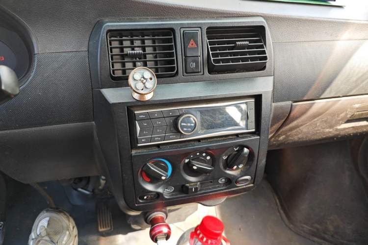 Used Wuling Rongguang 2017 1.5L Extended Basic Version Audio And AC Panel
