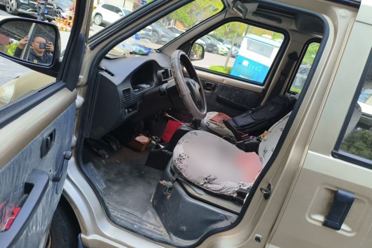 Used Wuling Rongguang 2017 1.5L Extended Basic Version Driver Seat