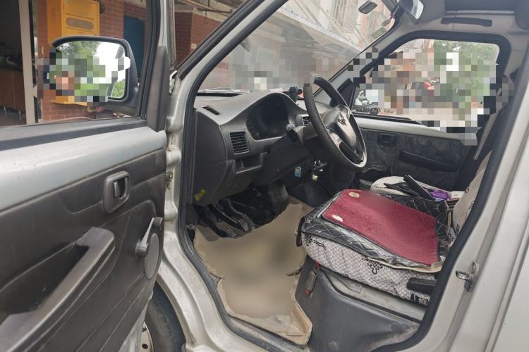 Used Wuling Rongguang 2017 1.5L Extended Basic Version Driver Seat