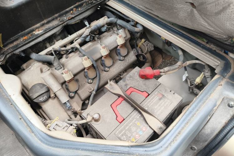 Used Wuling Rongguang 2017 1.5L Extended Basic Version Engine Bay
