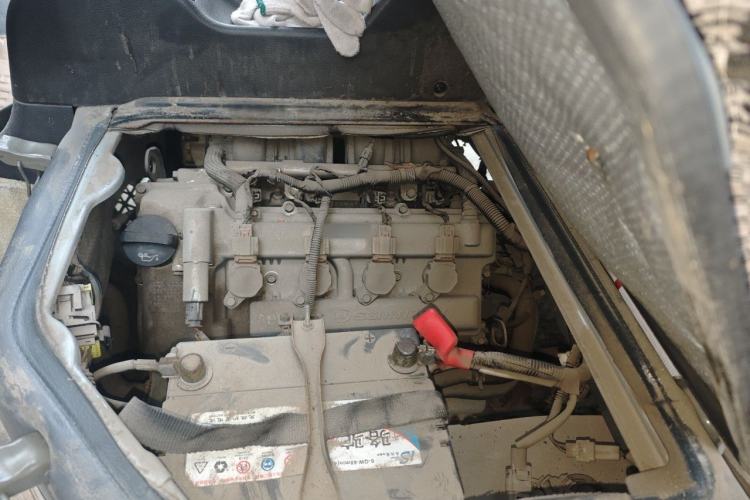 Used Wuling Rongguang 2017 1.5L Extended Basic Version Engine Bay Left