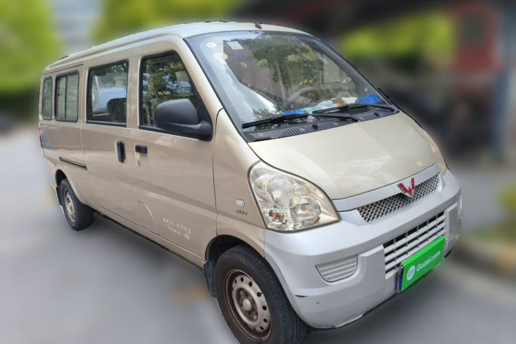 Used Wuling Rongguang 2017 1.5L Extended Basic Version Front Right 45 Deg