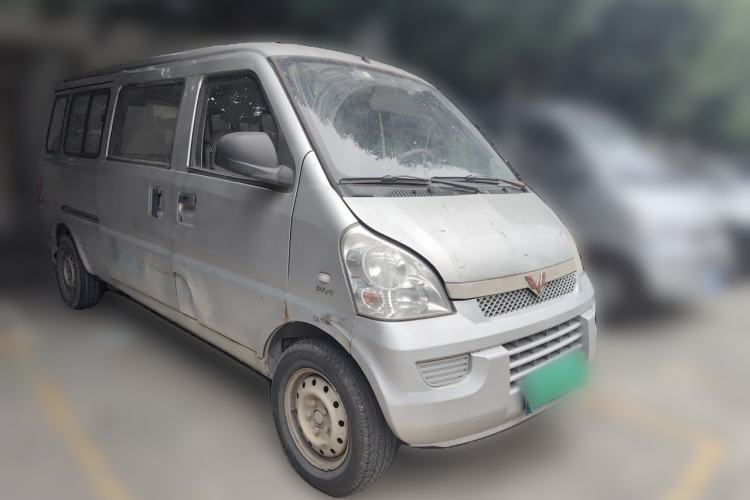 Used Wuling Rongguang 2017 1.5L Extended Basic Version Front Right 45 Deg