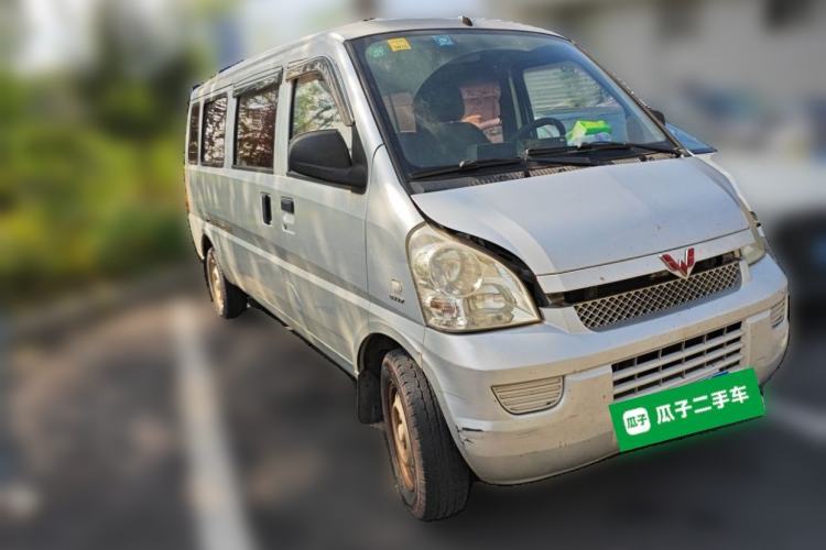 Used Wuling Rongguang 2017 1.5L Extended Basic Version Front Right 45 Deg