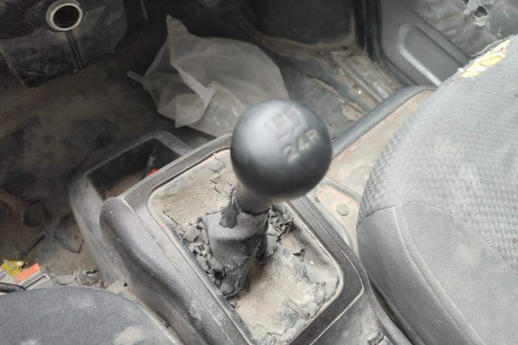 Used Wuling Rongguang 2017 1.5L Extended Basic Version Gear Lever