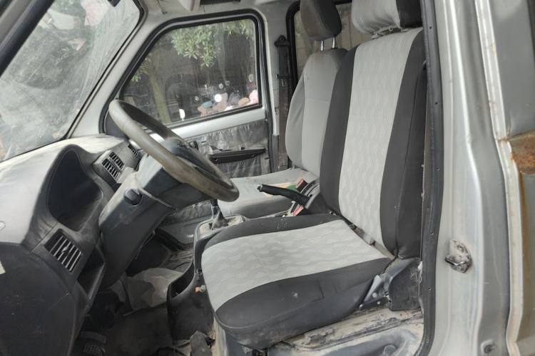 Used Wuling Rongguang 2017 1.5L Extended Basic Version Left Front Seat