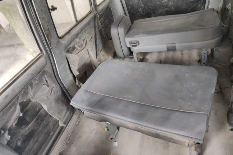 Used Wuling Rongguang 2017 1.5L Extended Basic Version Left Rear Seat