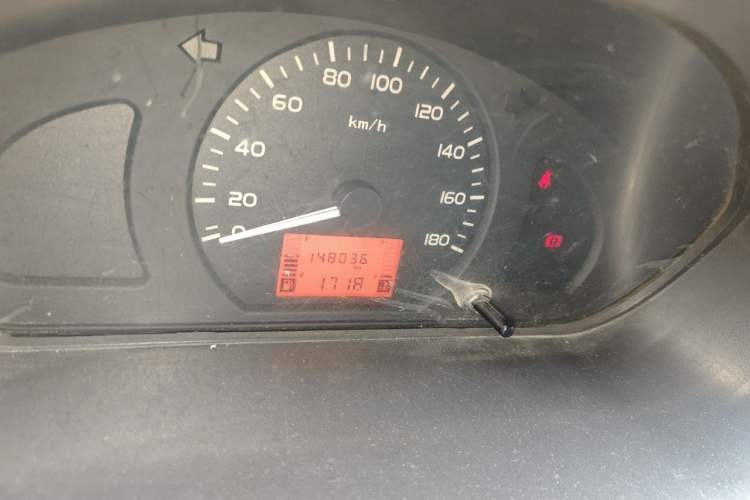 Used Wuling Rongguang 2017 1.5L Extended Basic Version Odometer Close Up