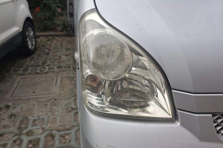 Used Wuling Rongguang 2017 1.5L Extended Basic Version Right Front Headlight