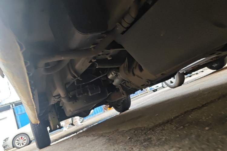 Used Wuling Rongguang 2017 1.5L Extended Basic Version Chassis Front Right