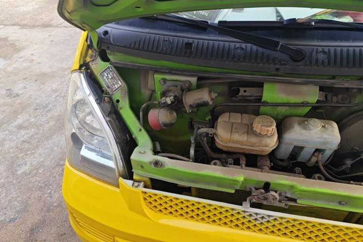 Used Wuling Rongguang 2017 1.5L Extended Basic Version Engine Bay Right