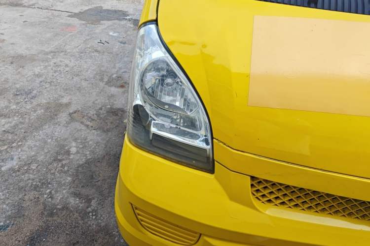 Used Wuling Rongguang 2017 1.5L Extended Basic Version Right Front Headlight