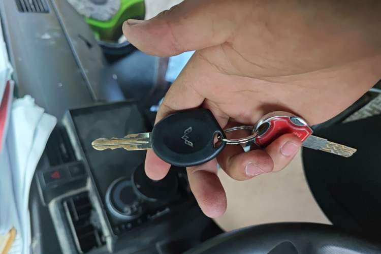 Used Wuling Rongguang 2017 1.5L Extended Basic Version Vehicle Key