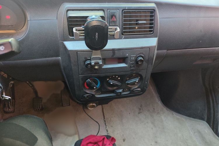 Used Wuling Rongguang 2017 1.5L Extended Basic Version Audio And AC Panel
