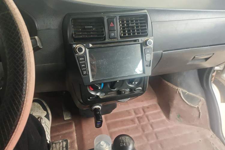 Used Wuling Rongguang 2017 1.5L Extended Basic Version Audio And AC Panel