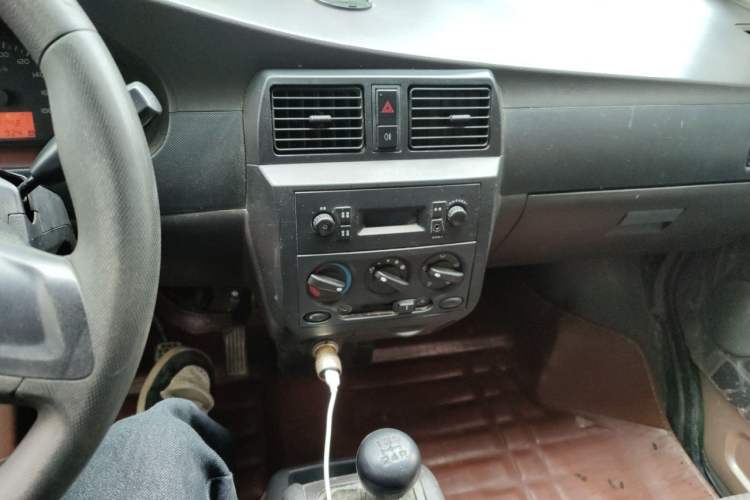 Used Wuling Rongguang 2017 1.5L Extended Basic Version Audio And AC Panel