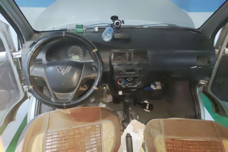 Used Wuling Rongguang 2017 1.5L Extended Basic Version Center Console