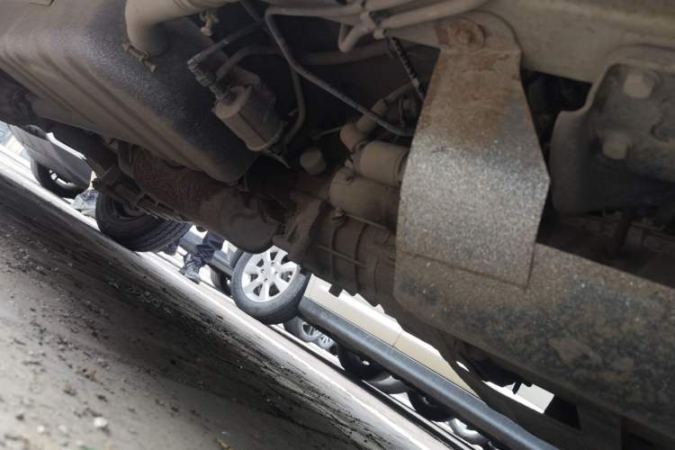 Used Wuling Rongguang 2017 1.5L Extended Basic Version Chassis Front Right