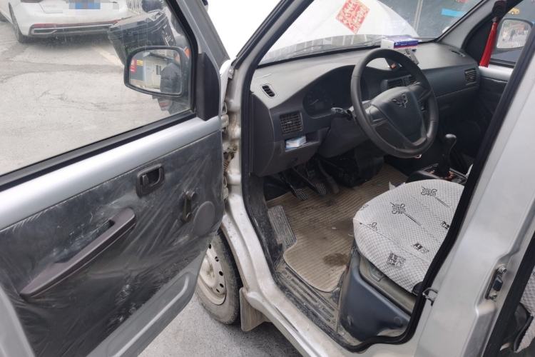 Used Wuling Rongguang 2017 1.5L Extended Basic Version Driver Seat