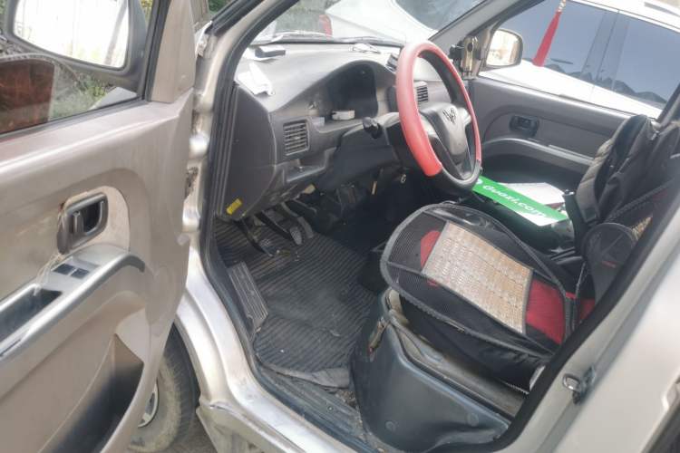 Used Wuling Rongguang 2017 1.5L Extended Basic Version Driver Seat