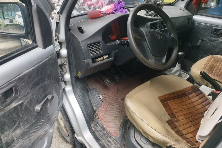 Used Wuling Rongguang 2017 1.5L Extended Basic Version Driver Seat