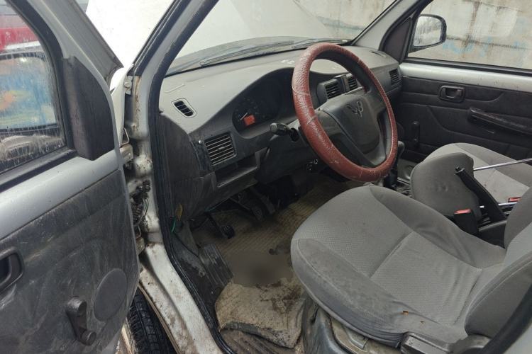 Used Wuling Rongguang 2017 1.5L Extended Basic Version Driver Seat