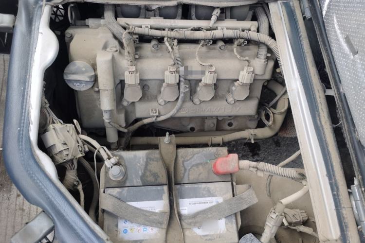 Used Wuling Rongguang 2017 1.5L Extended Basic Version Engine Bay