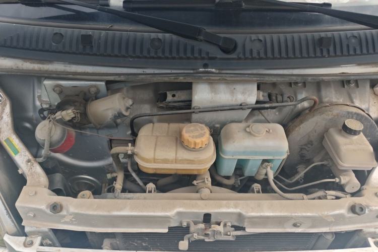 Used Wuling Rongguang 2017 1.5L Extended Basic Version Engine Bay