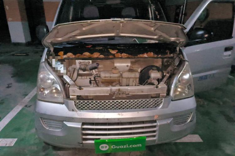 Used Wuling Rongguang 2017 1.5L Extended Basic Version Engine Bay