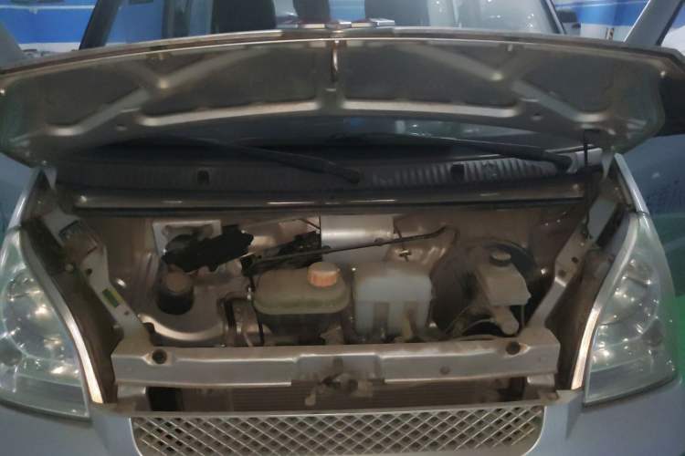 Used Wuling Rongguang 2017 1.5L Extended Basic Version Engine Bay