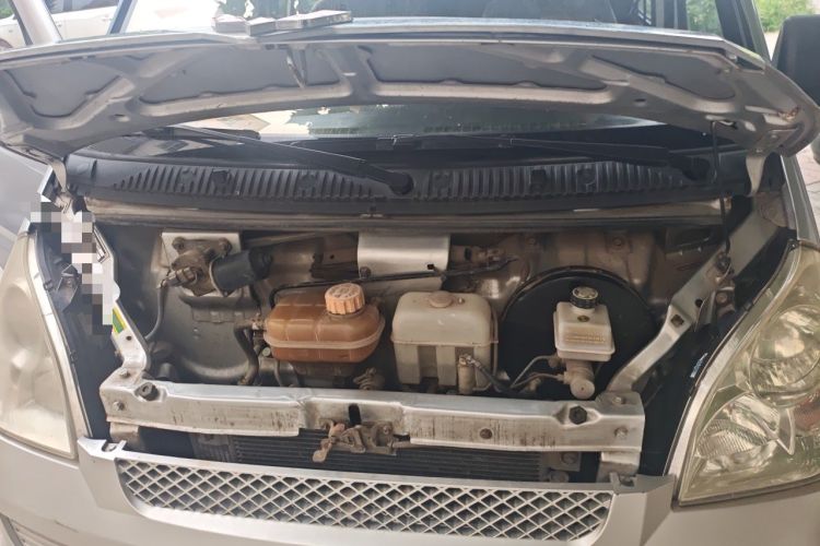 Used Wuling Rongguang 2017 1.5L Extended Basic Version Engine Bay