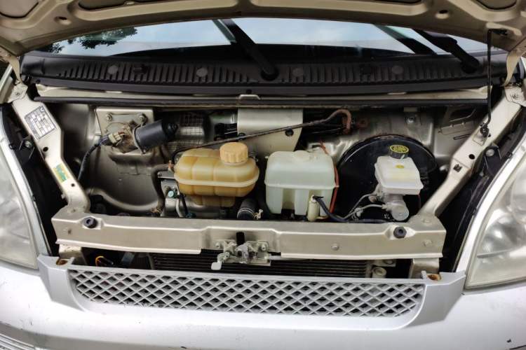 Used Wuling Rongguang 2017 1.5L Extended Basic Version Engine Bay
