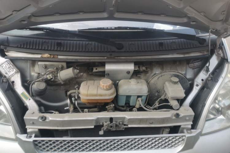 Used Wuling Rongguang 2017 1.5L Extended Basic Version Engine Bay