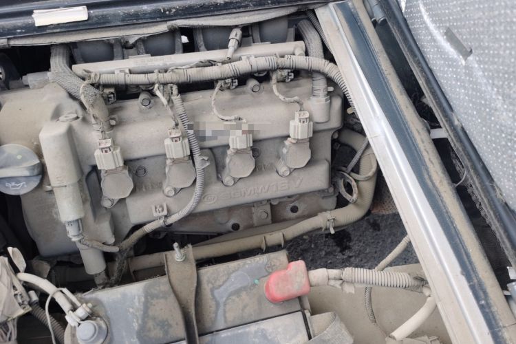 Used Wuling Rongguang 2017 1.5L Extended Basic Version Engine Bay Left