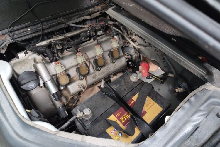 Used Wuling Rongguang 2017 1.5L Extended Basic Version Engine Bay Left