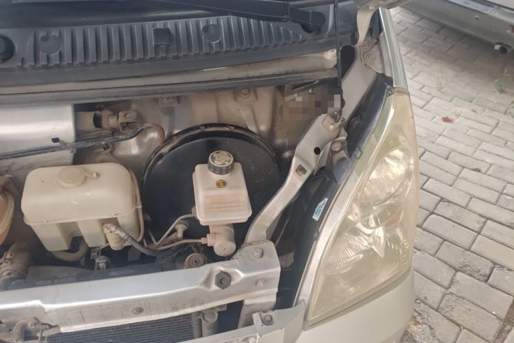 Used Wuling Rongguang 2017 1.5L Extended Basic Version Engine Bay Left