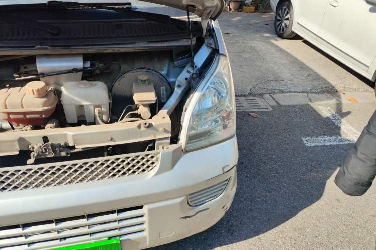Used Wuling Rongguang 2017 1.5L Extended Basic Version Engine Bay Left